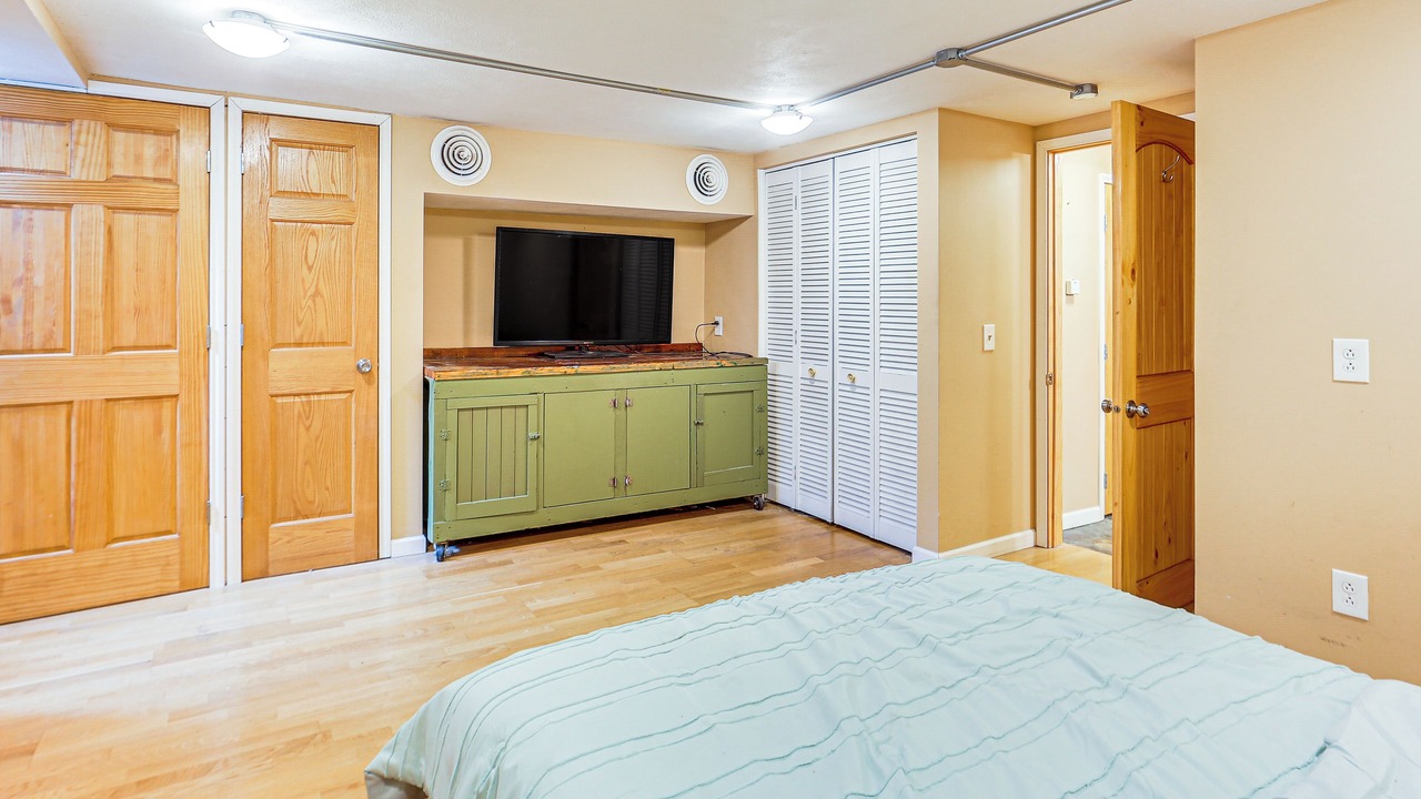 Photo of Bedroom in South Side Slopes