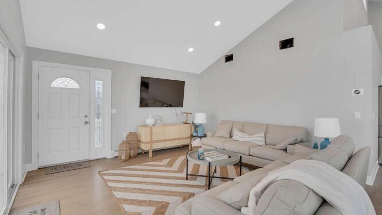 Photo of Livingroom in Ocean Beach III
