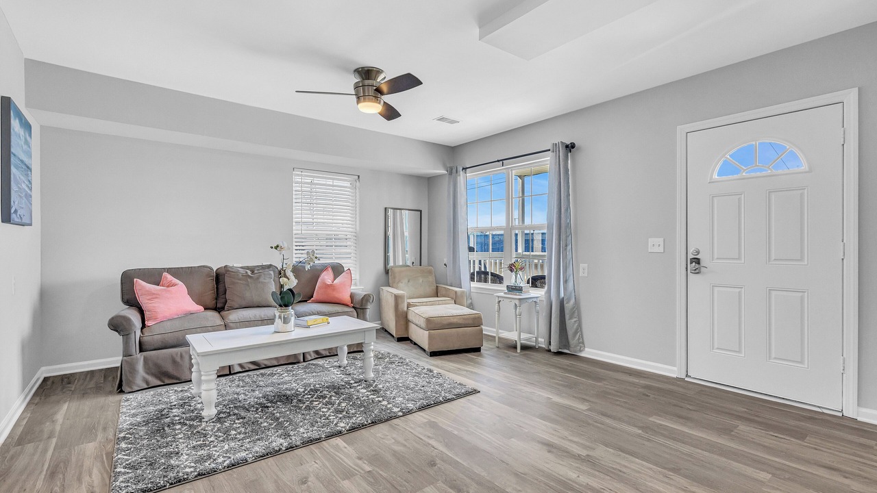 Photo of Livingroom in Keansburg