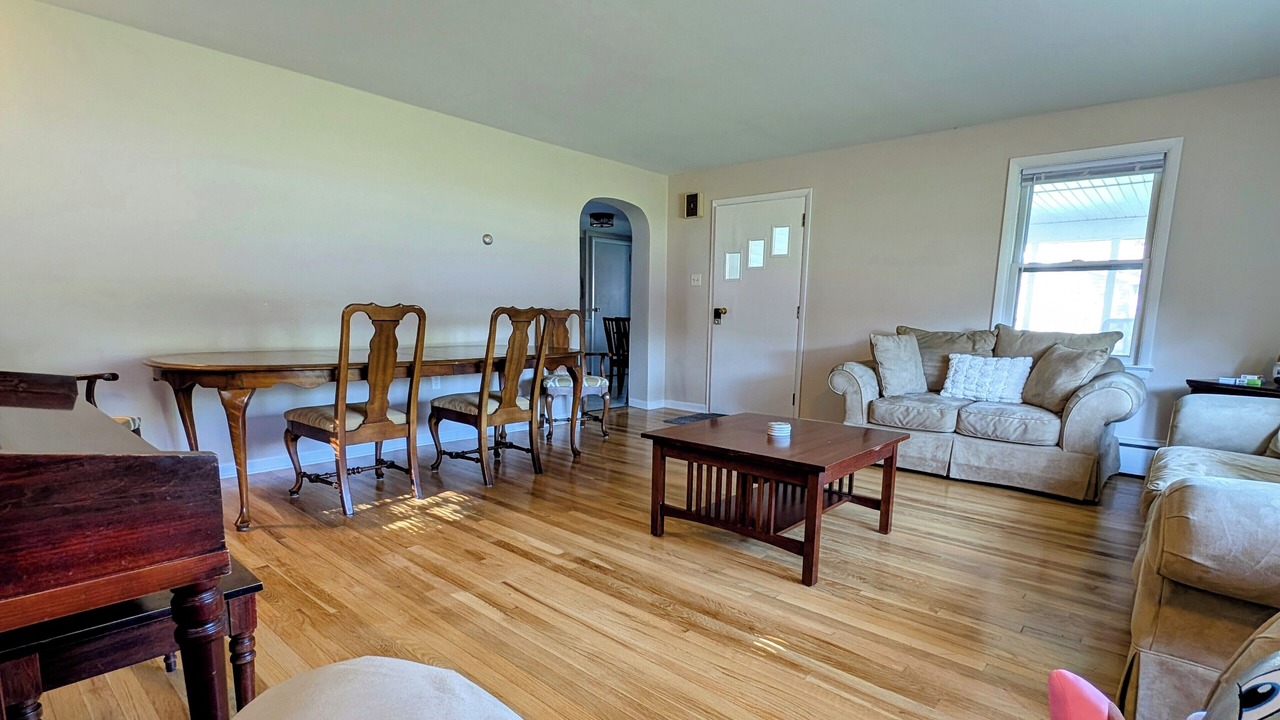 Photo of Livingroom in Palmyra