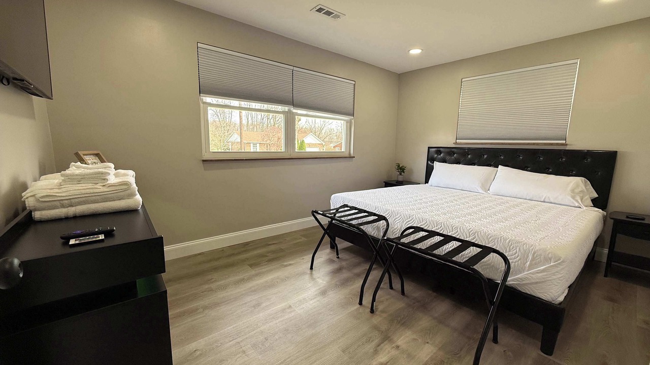 Photo of Bedroom in Roselawn Finance