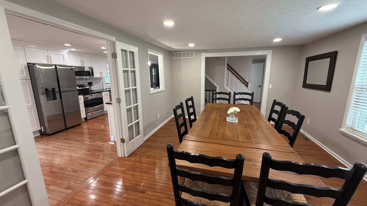 Photo of Bedroom in Roselawn Finance