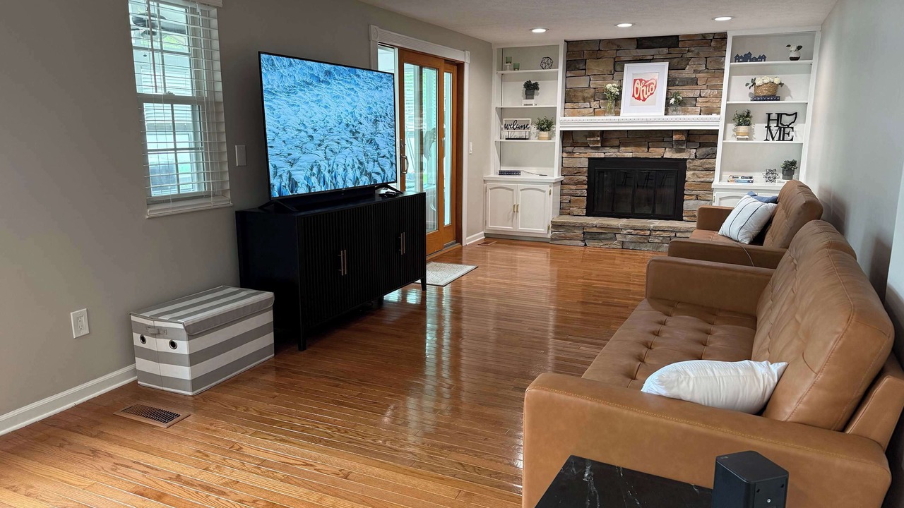 Photo of Livingroom in Roselawn Finance