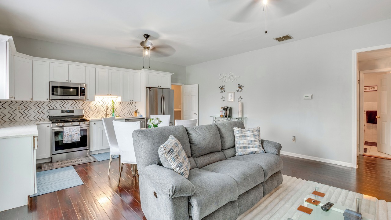Photo of Livingroom in South River