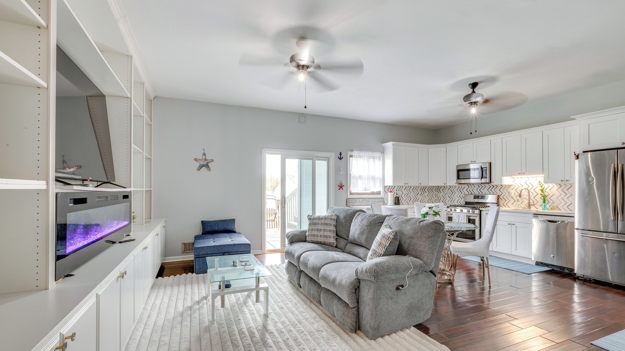 Photo of Livingroom in South River