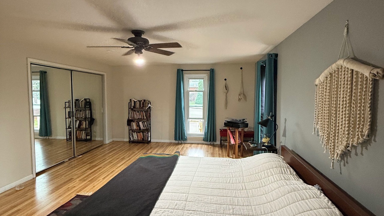 Photo of Bedroom in Plum