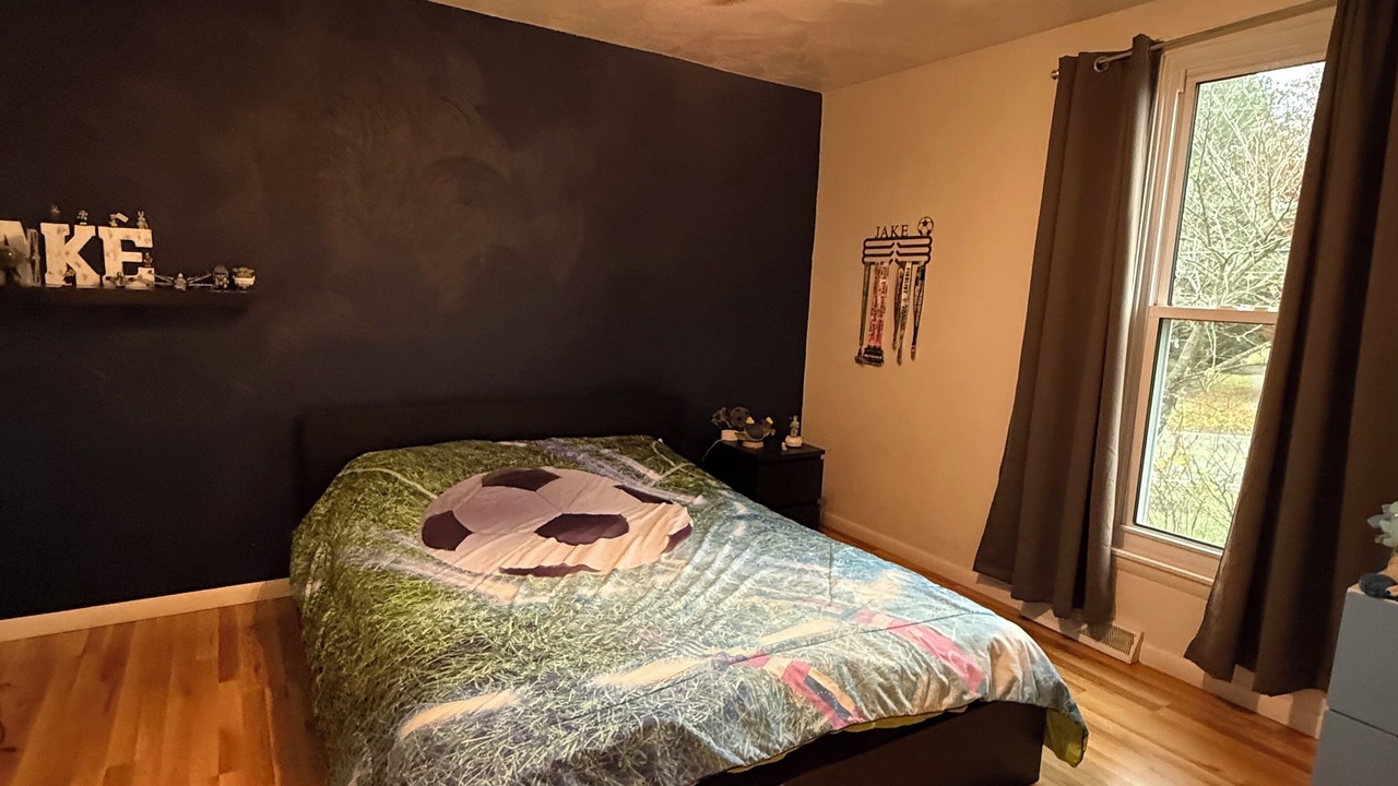 Photo of Bedroom in Plum