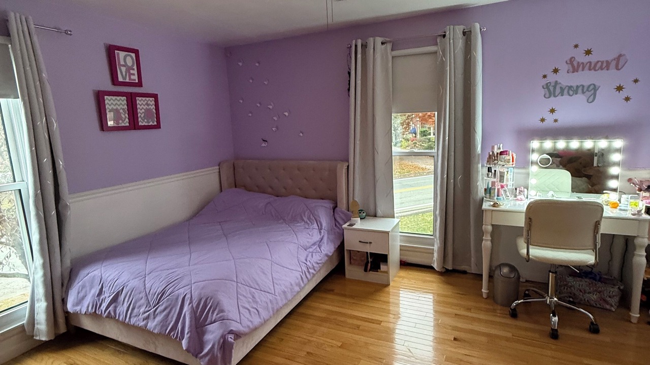 Photo of Bedroom in Plum