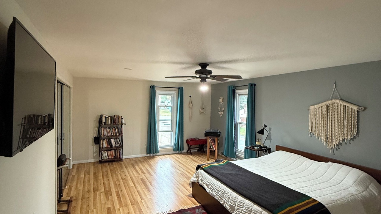 Photo of Bedroom in Plum