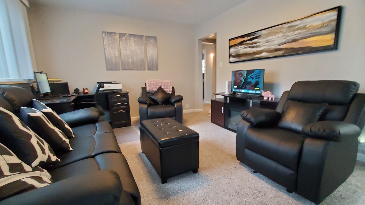 Photo of Livingroom in Erie