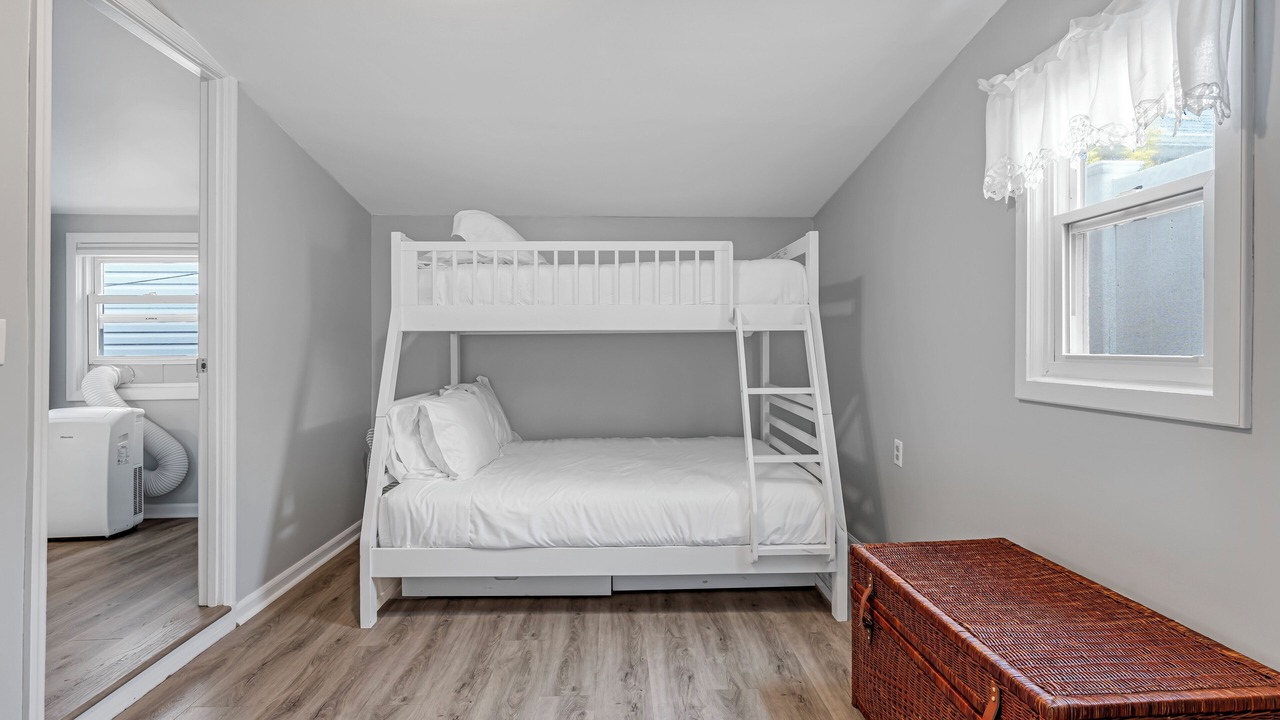 Photo of Bedroom in Wall
