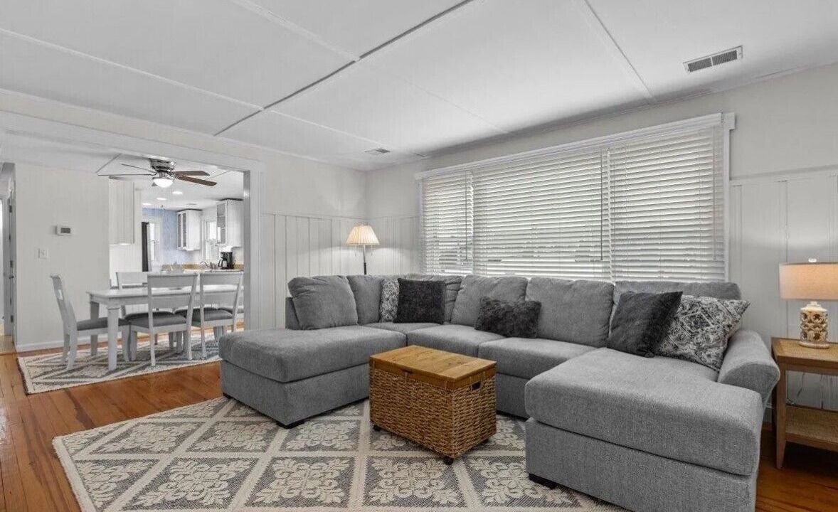 Photo of Livingroom in Normandy Beach