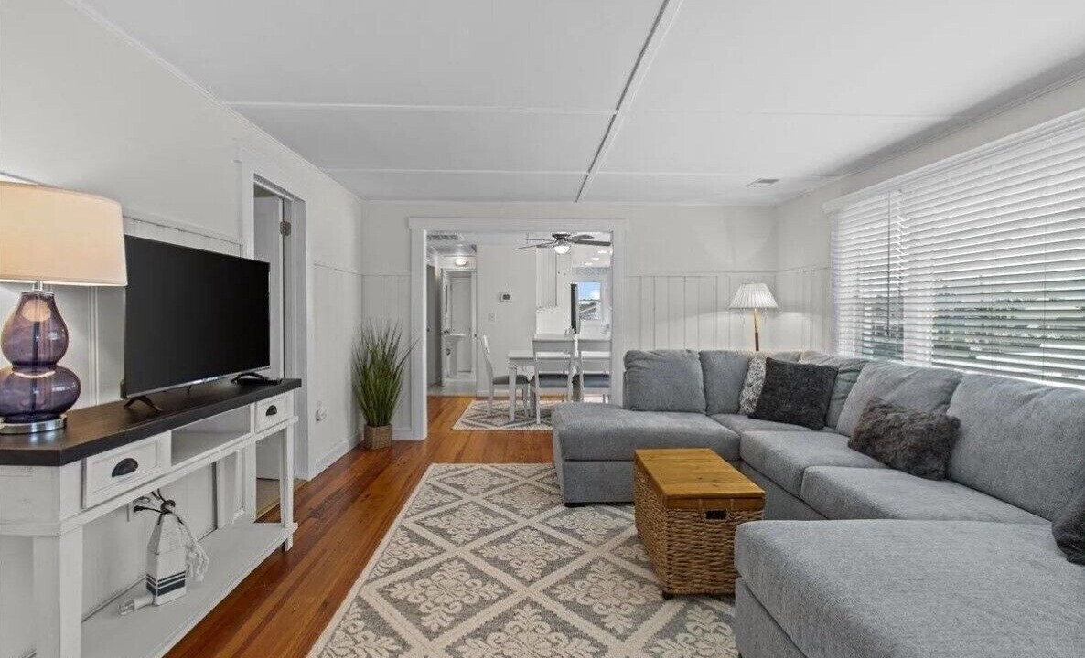 Photo of Livingroom in Normandy Beach