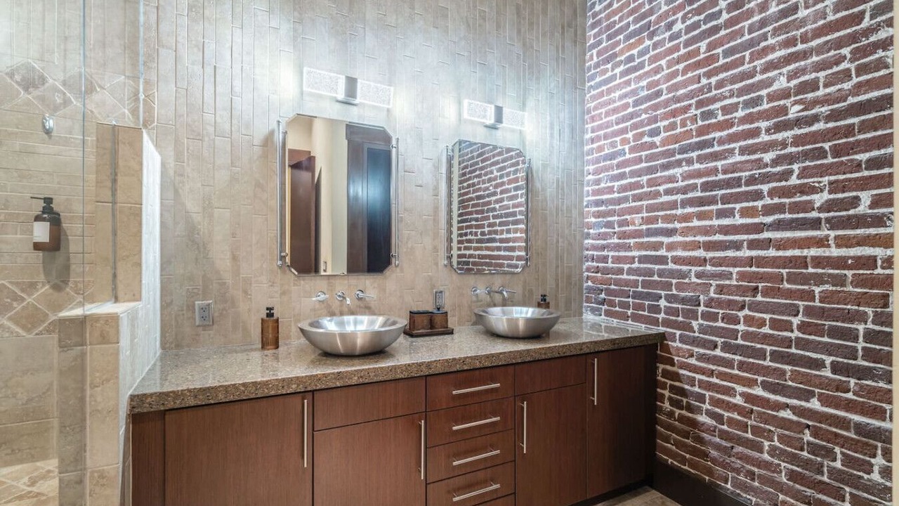 Photo of Bathroom in Old City