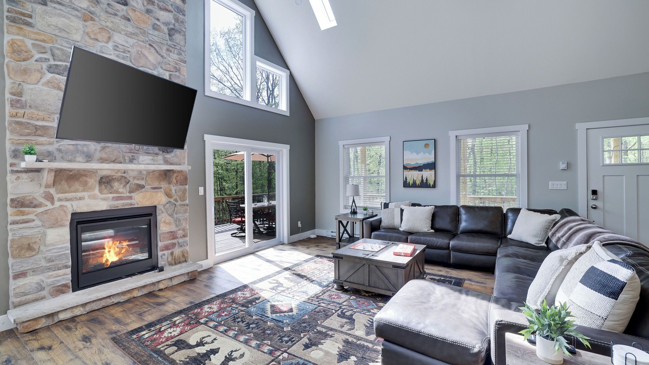 Photo of Livingroom in Jim Thorpe