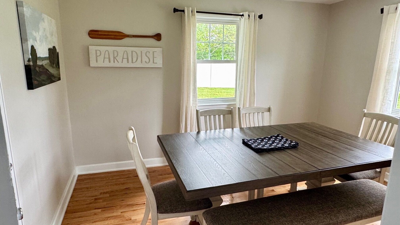 Photo of Livingroom in Middle Hope
