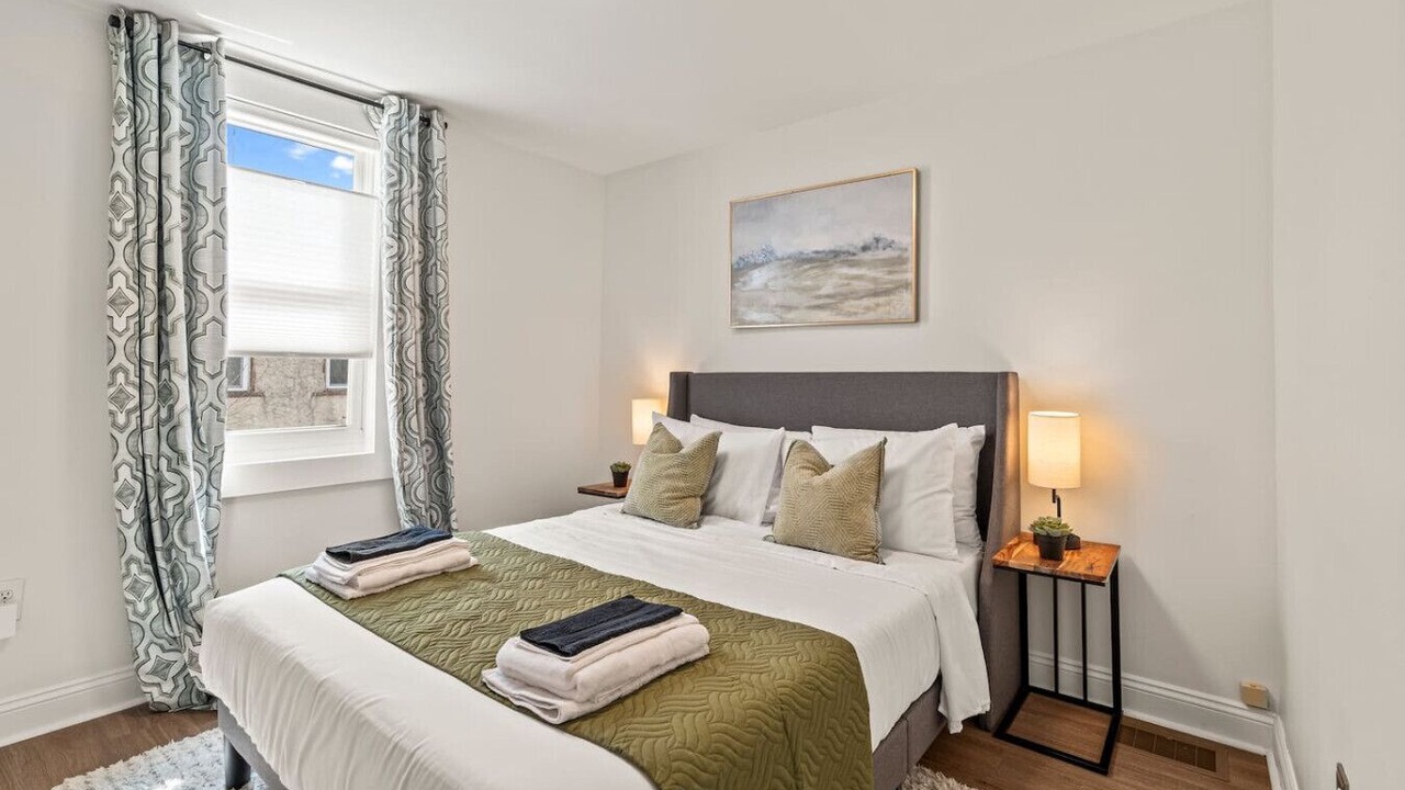 Photo of Bedroom in Southwest Center City