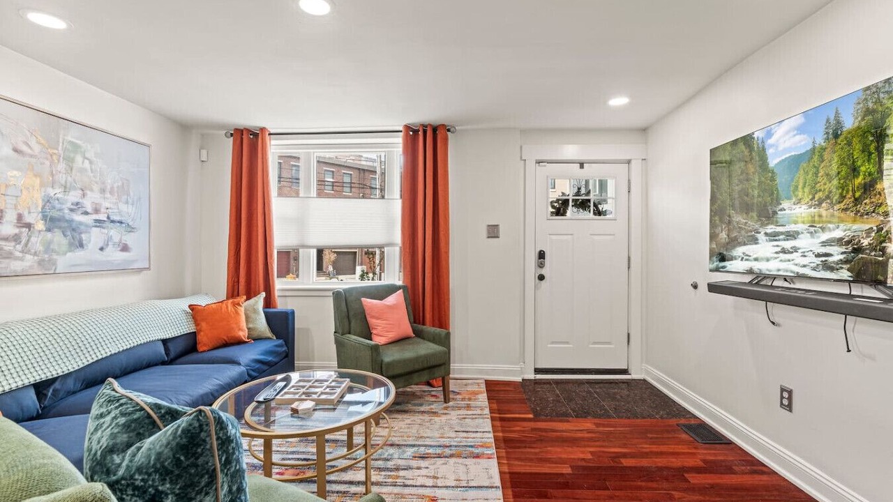 Photo of Livingroom in Southwest Center City