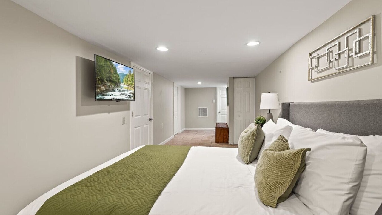Photo of Bedroom in Southwest Center City