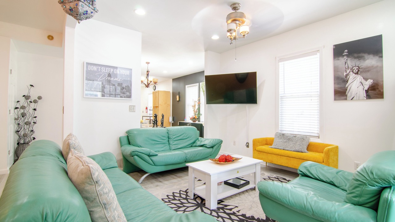Photo of Livingroom in North Bergen