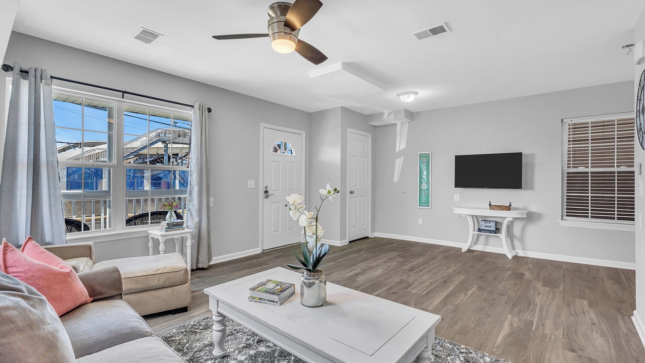 Photo of Livingroom in Keansburg