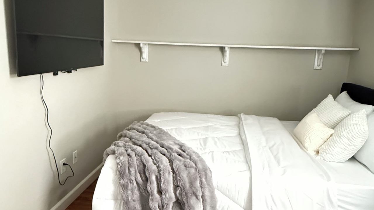 Photo of Bedroom in Perry Hall