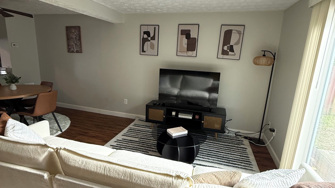 Photo of Livingroom in Perry Hall
