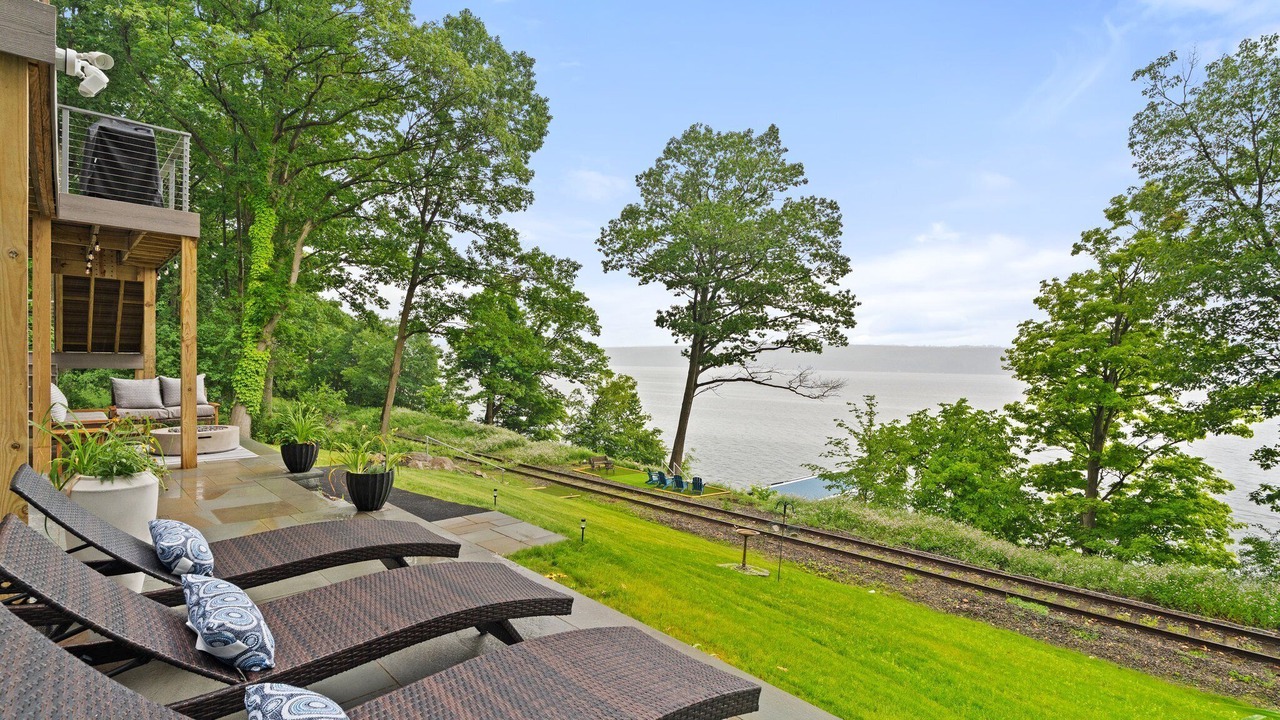Photo of Patio Balcony in Lansing
