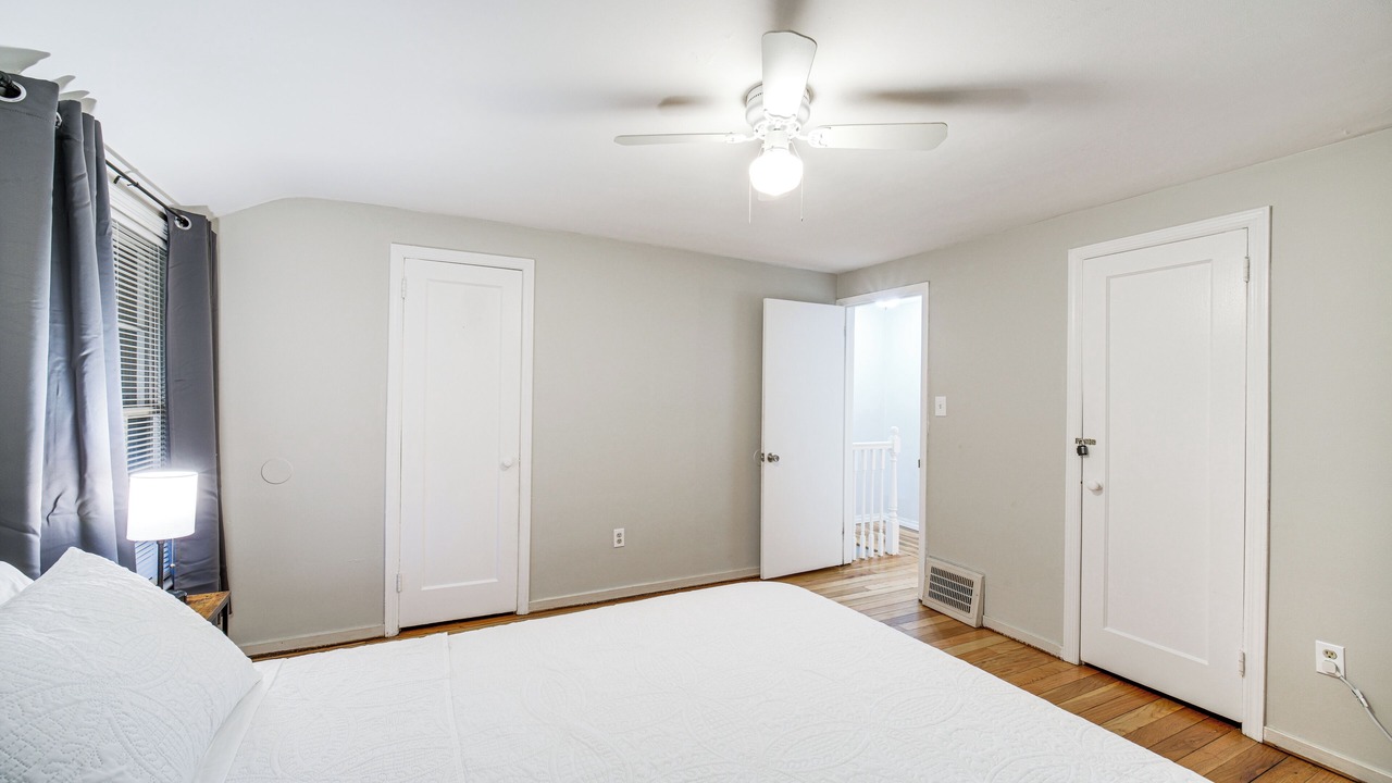 Photo of Bedroom in Euclid