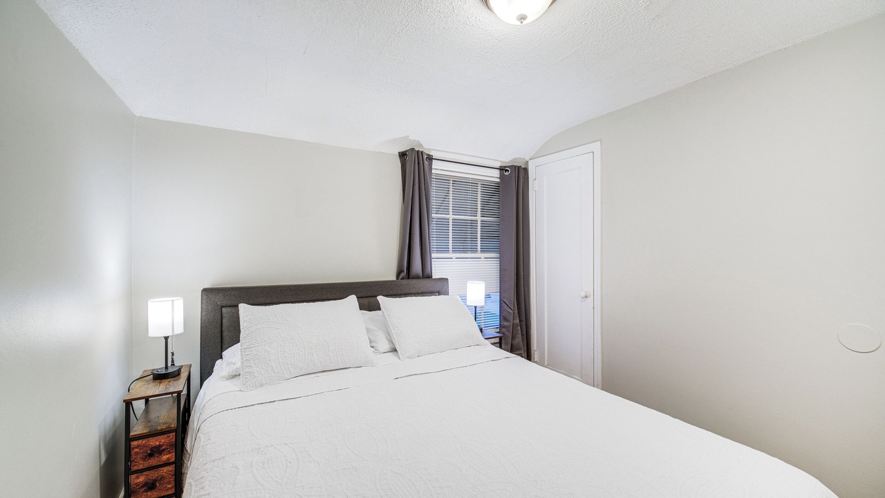Photo of Bedroom in Euclid