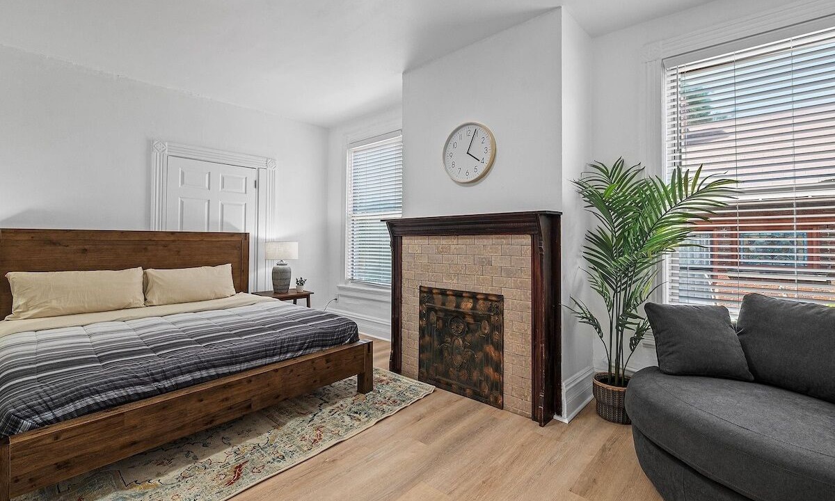 Photo of Bedroom in Shadyside