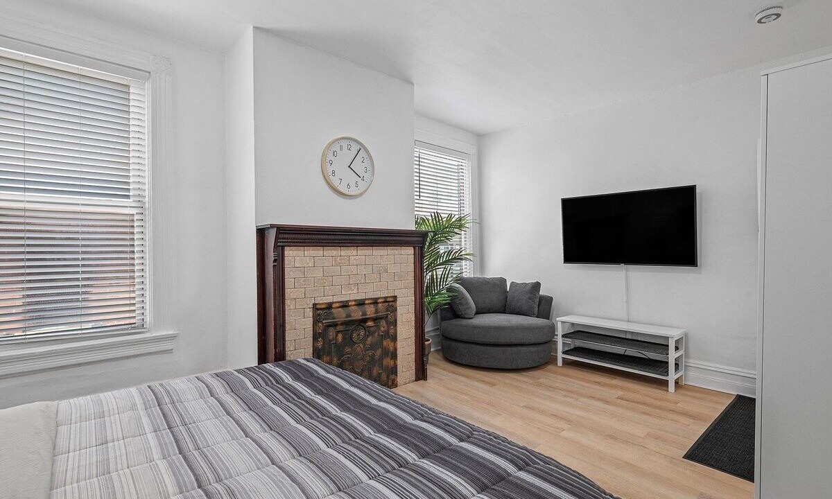 Photo of Bedroom in Shadyside