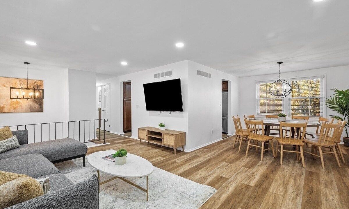 Photo of Livingroom in Cranberry Township