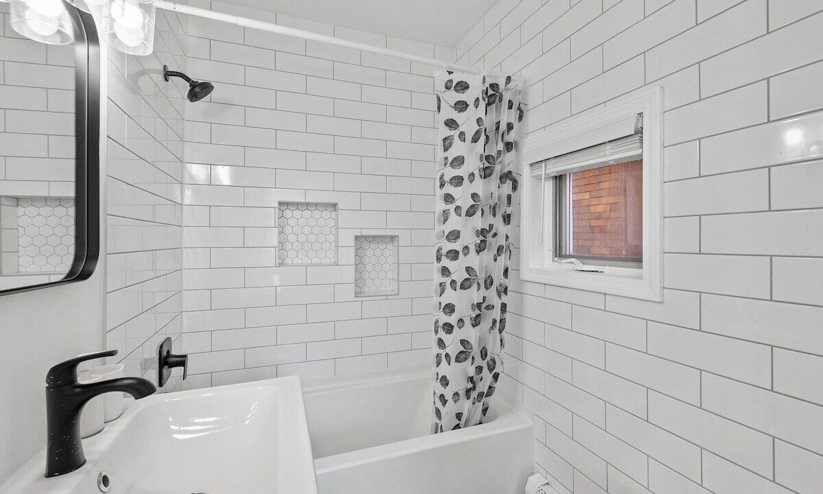 Photo of Bathroom in Shadyside