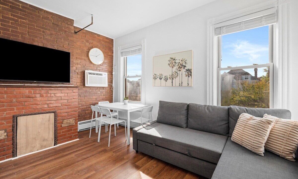 Photo of Livingroom in Shadyside