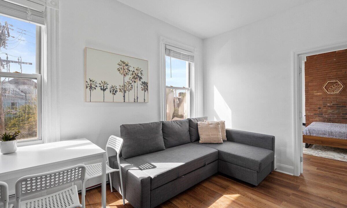 Photo of Livingroom in Shadyside