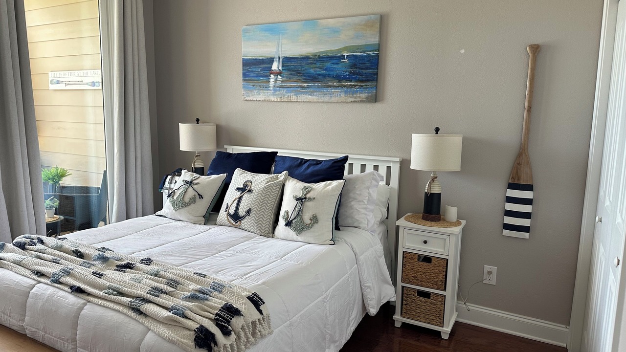 Photo of Bedroom in Andersonville