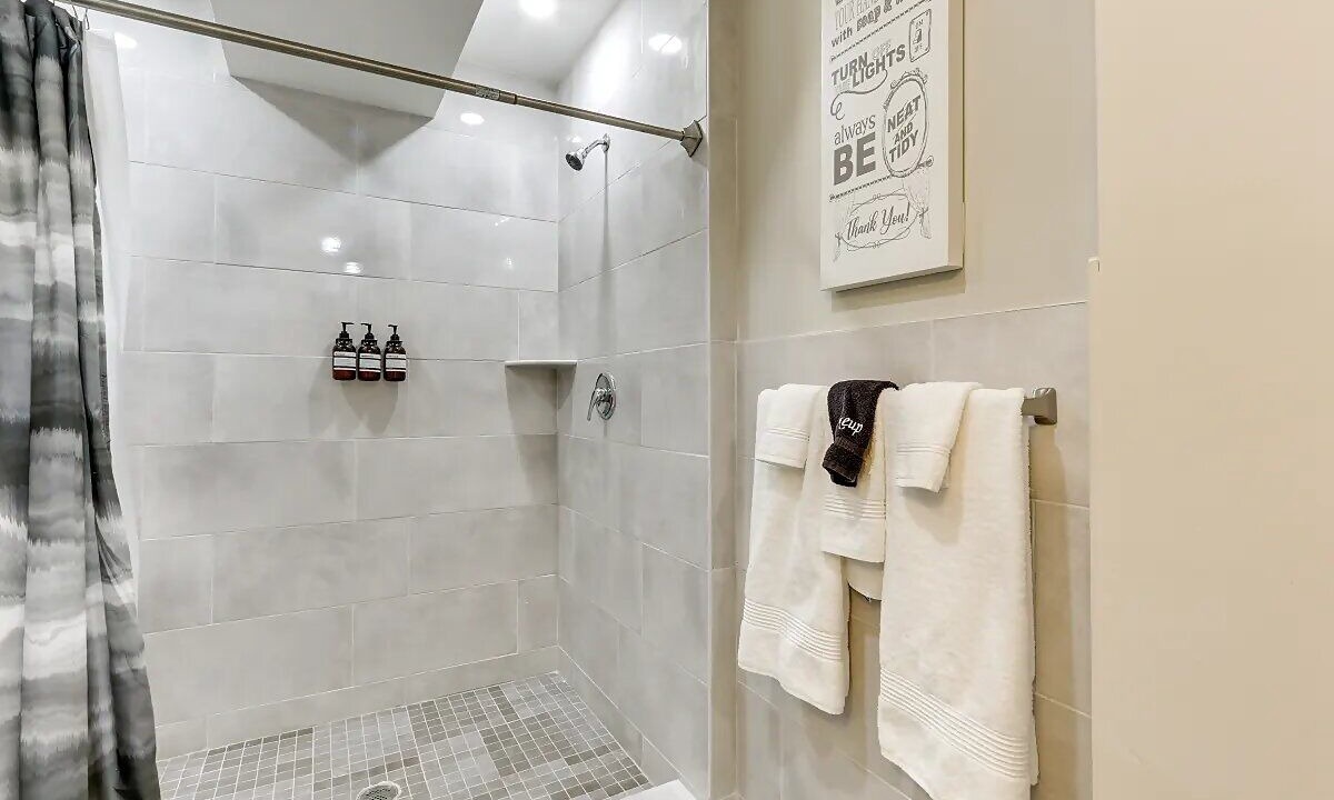 Photo of Bathroom in Ampere