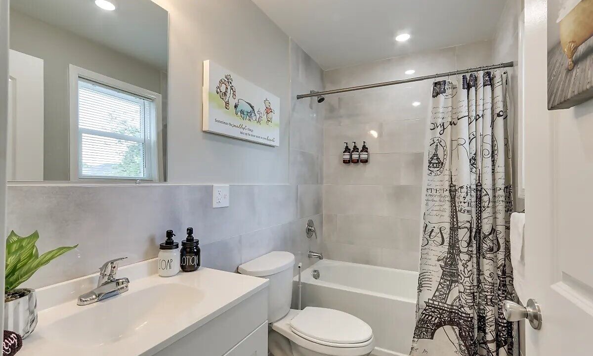 Photo of Bathroom in Ampere