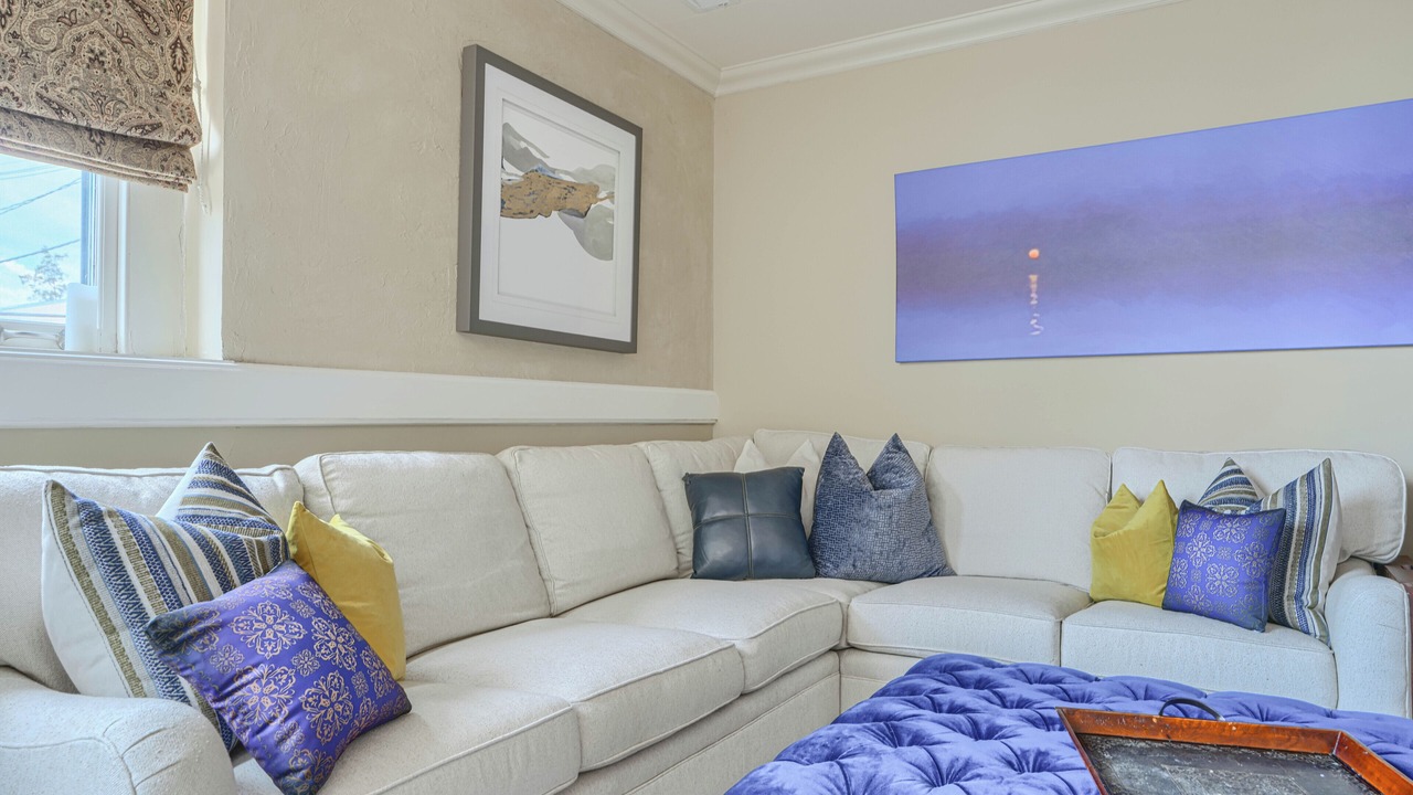 Photo of Livingroom in Historic District