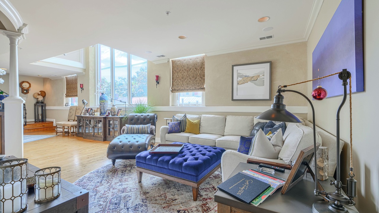 Photo of Livingroom in Historic District
