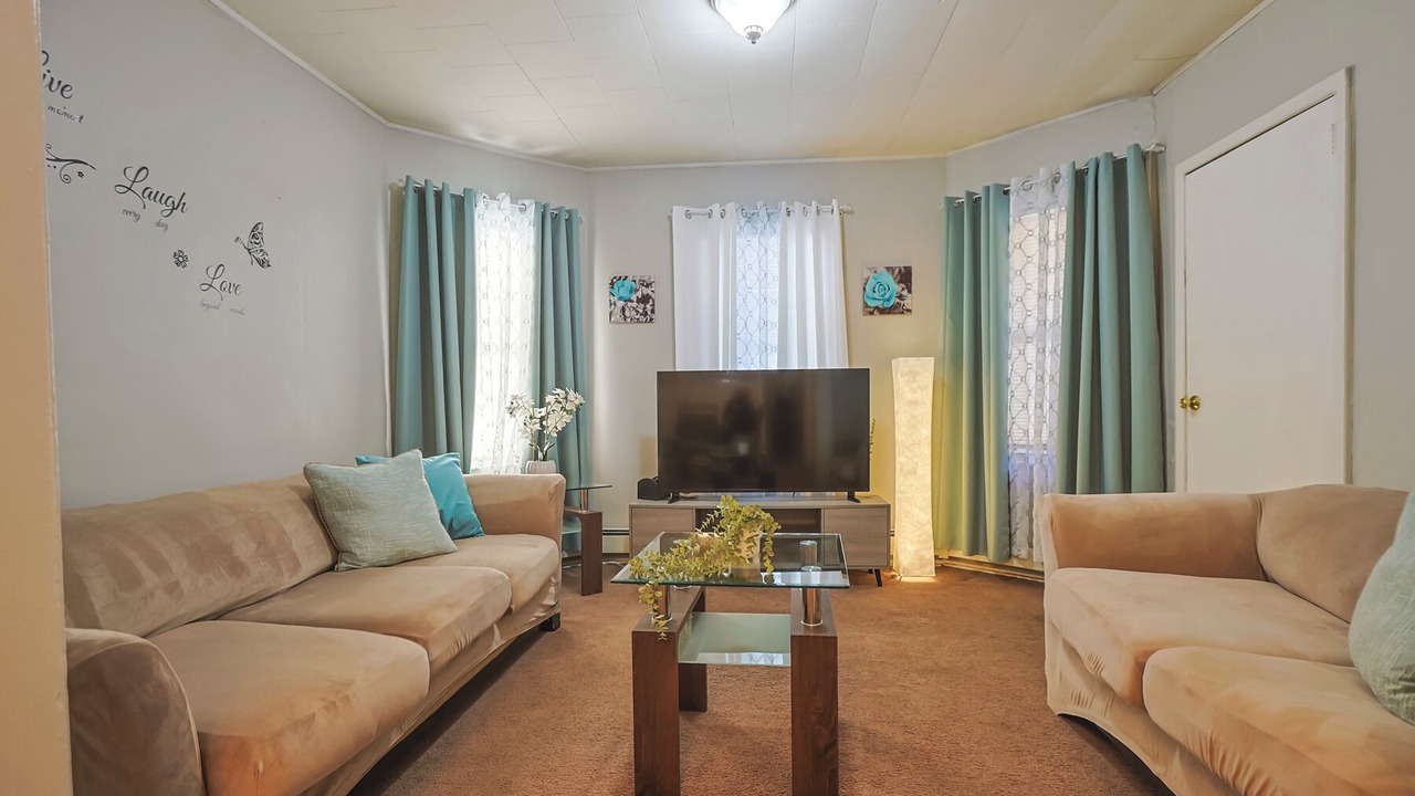 Photo of Livingroom in Hillside