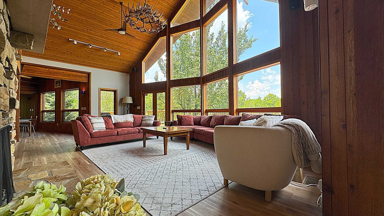 Photo of Livingroom in Rising Sun