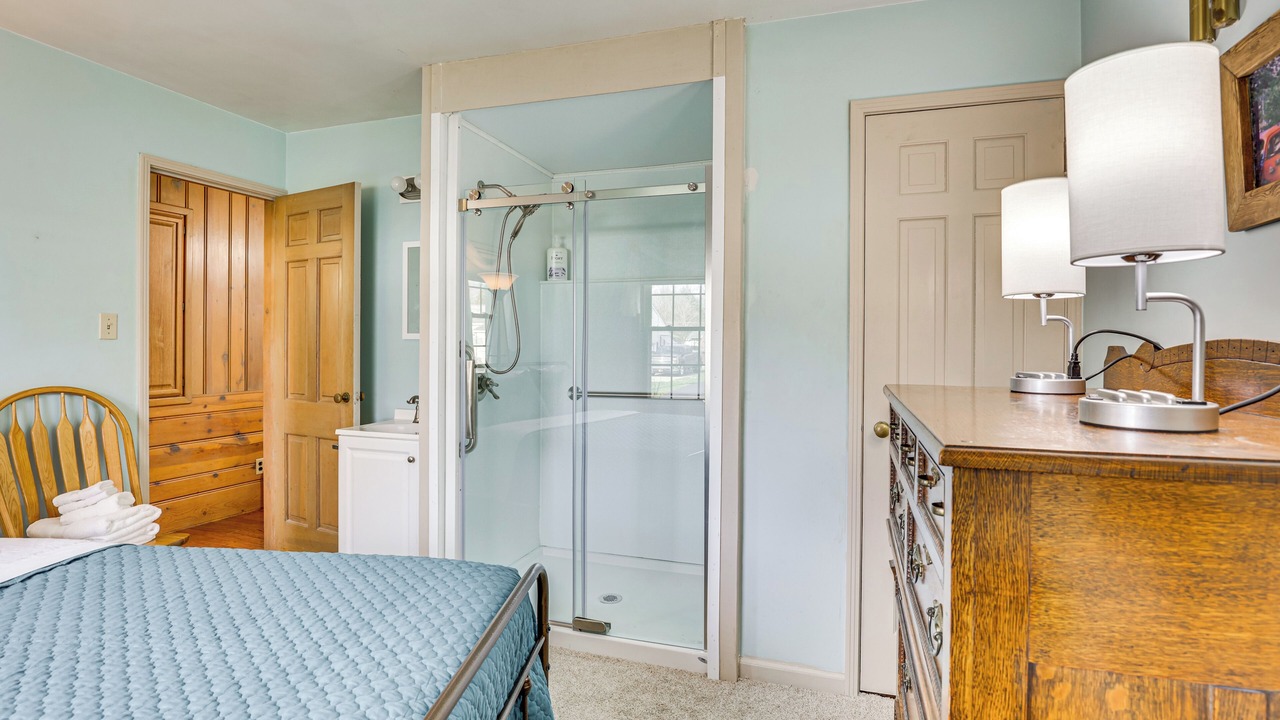 Photo of Bedroom in Salem