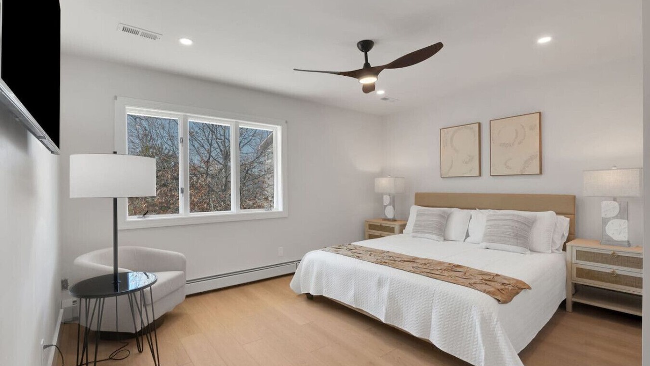 Photo of Bedroom in Town Bank