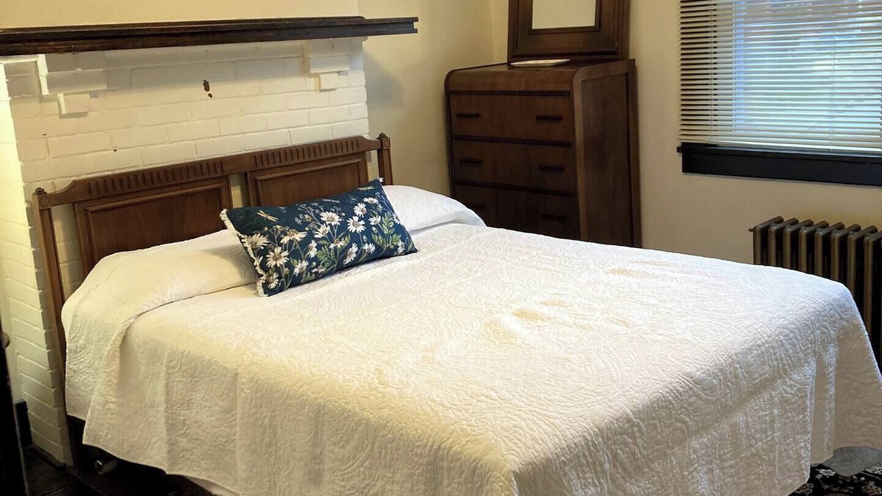Photo of Bedroom in Forest Hills