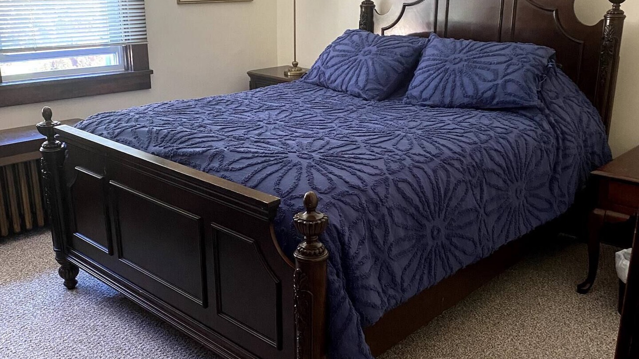 Photo of Bedroom in Forest Hills