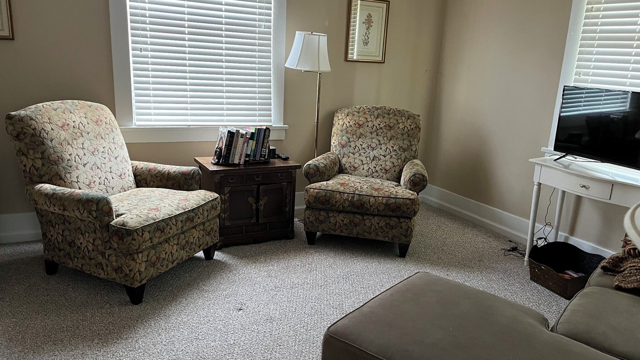 Photo of Livingroom in Forest Hills