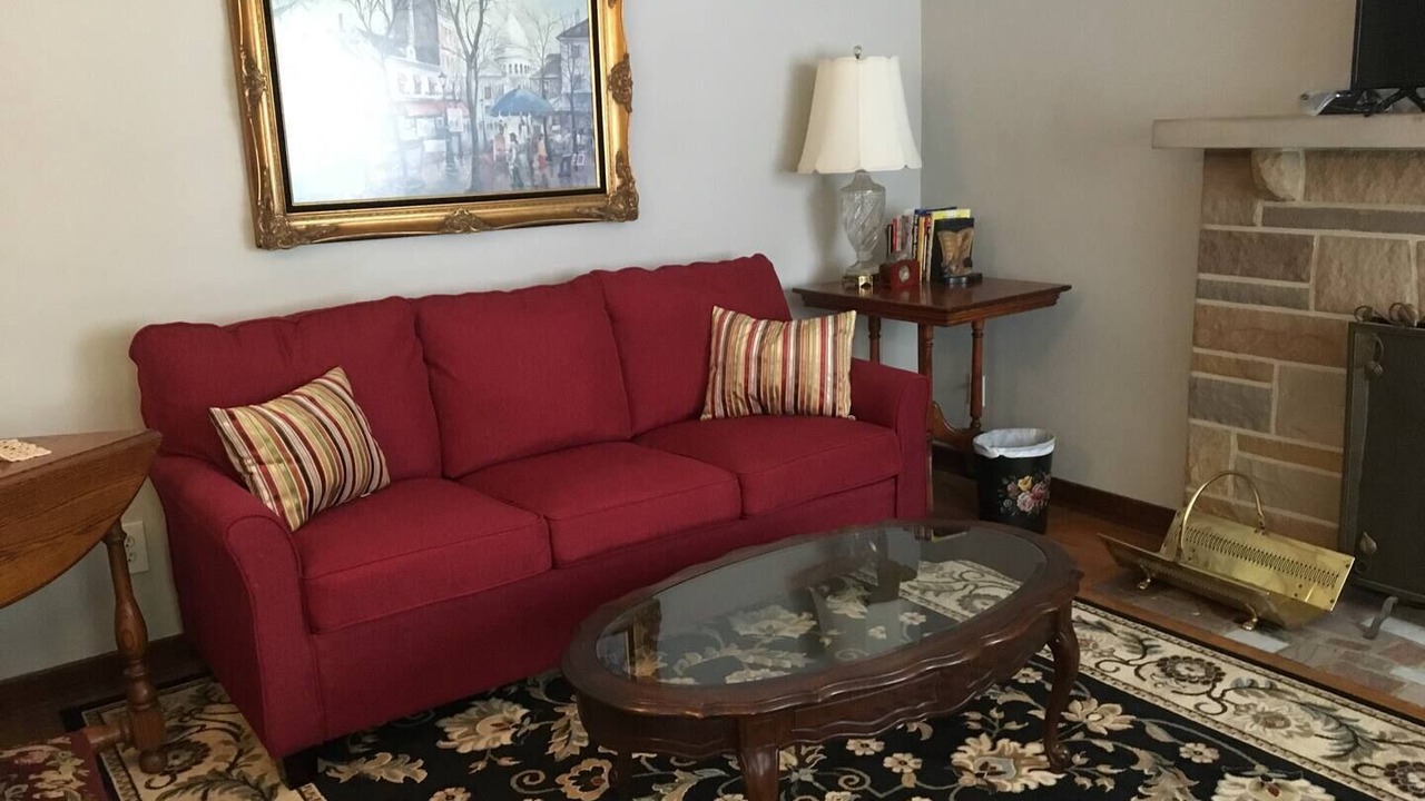 Photo of Livingroom in Forest Hills