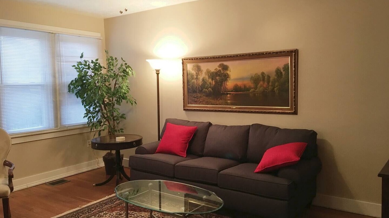 Photo of Livingroom in Forest Hills